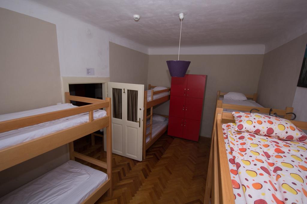 Hostel Pangeea Сібіу Екстер'єр фото